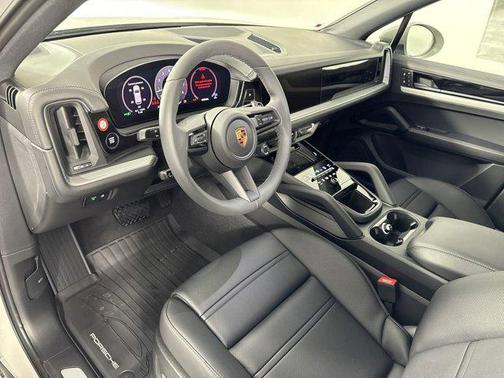 2025 Porsche Cayenne AWD