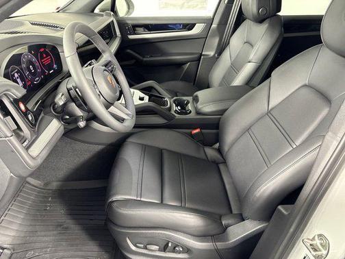 2025 Porsche Cayenne AWD