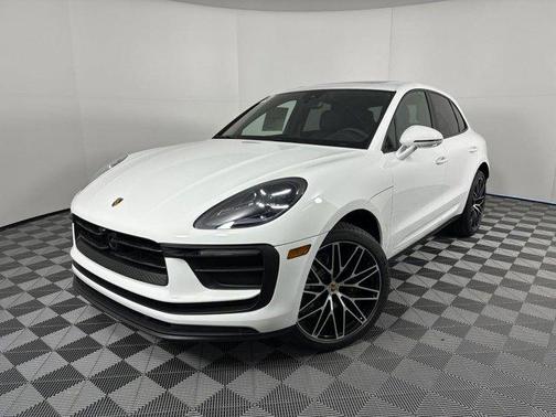 2025 Porsche Macan AWD