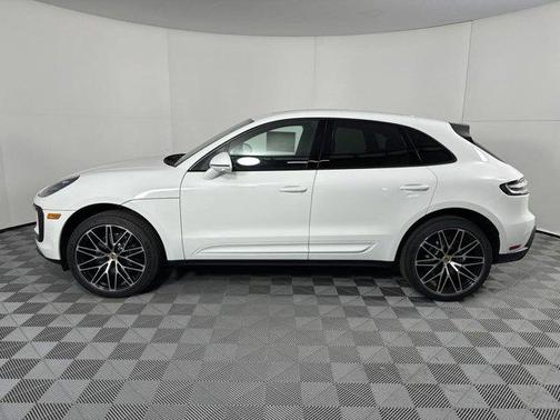 2025 Porsche Macan AWD