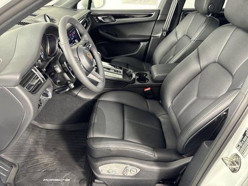 2025 Porsche Macan AWD