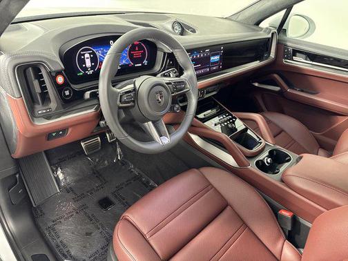 2025 Porsche Cayenne Turbo