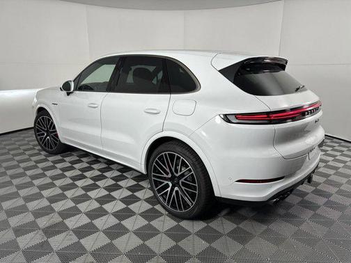2025 Porsche Cayenne Turbo