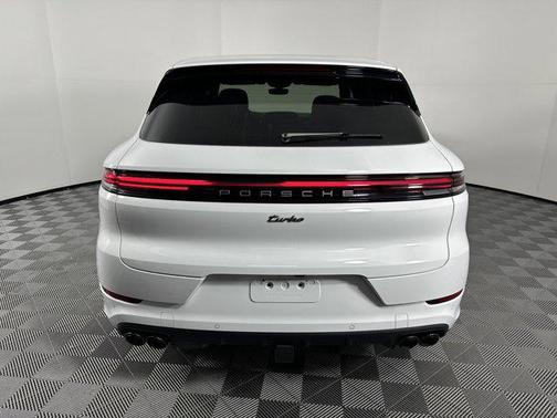 2025 Porsche Cayenne Turbo