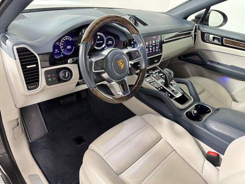 Quartzite Grey Metallic 2022 Porsche Cayenne Cayenne E-Hybrid