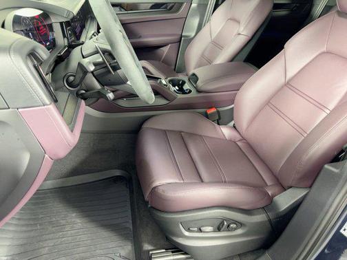 2026 Porsche Cayenne GTS