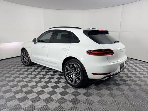 2015 Porsche Macan Turbo