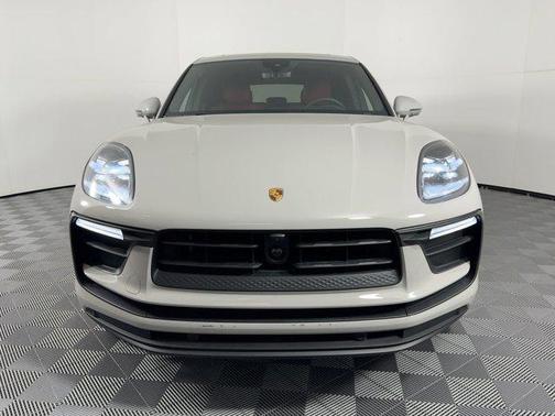 2025 Porsche Macan AWD
