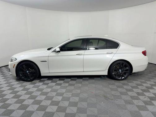2016 BMW 528 528i