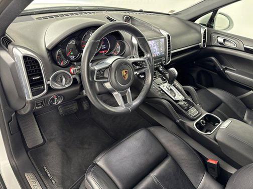 2017 Porsche Cayenne Platinum Edition