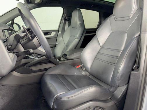 Arctic Grey 2024 Porsche Cayenne S