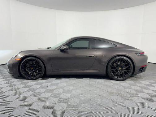 2022 Porsche 911 Carrera GTS