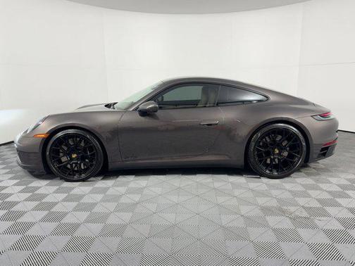2022 Porsche 911 Carrera GTS