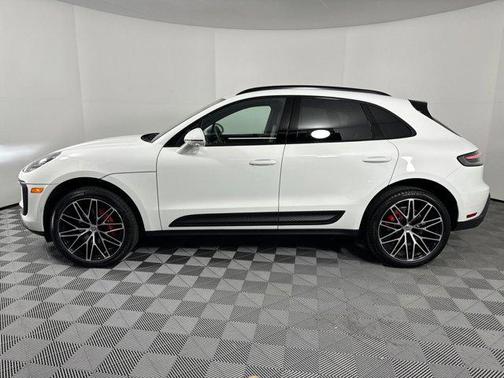 2024 Porsche Macan Base
