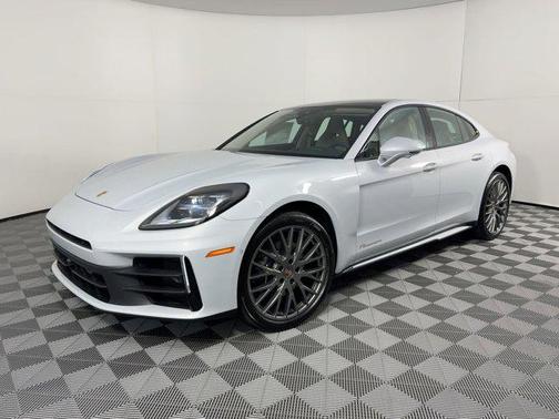 2026 Porsche Panamera RWD