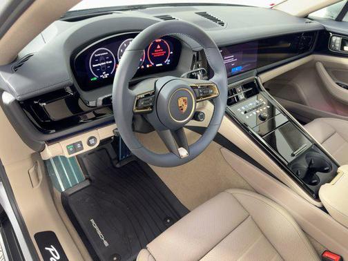 2026 Porsche Panamera RWD