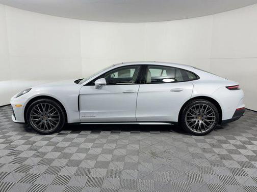 2026 Porsche Panamera RWD