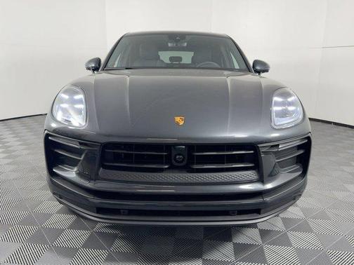 2026 Porsche Macan AWD