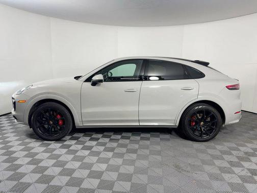 2022 Porsche Cayenne Platinum Edition