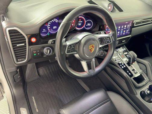 2022 Porsche Cayenne Platinum Edition