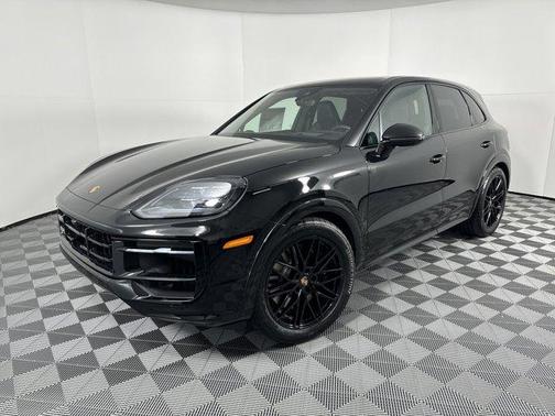 2025 Porsche Cayenne GTS