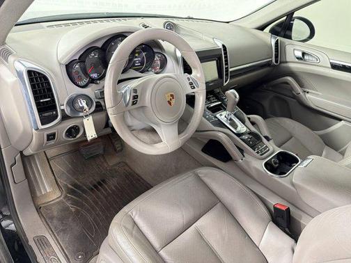 Jet Black Metallic 2012 Porsche Cayenne Cayenne