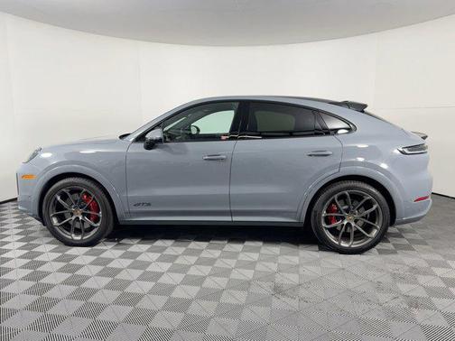 2025 Porsche Cayenne GTS