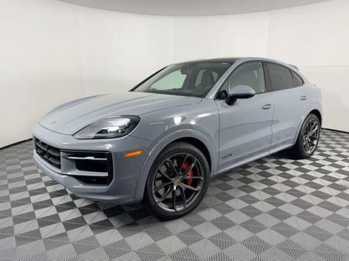 2025 Porsche Cayenne GTS