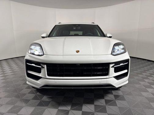 2025 Porsche Cayenne AWD