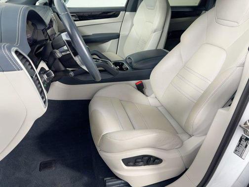 2022 Porsche Cayenne Cayenne
