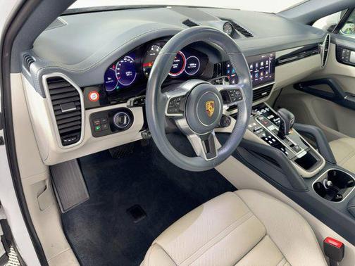 2022 Porsche Cayenne Cayenne