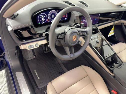 2026 Porsche Panamera RWD