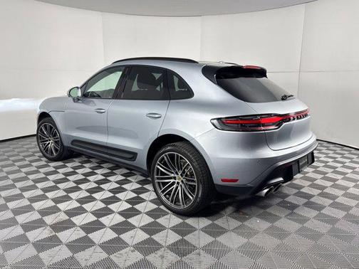 2026 Porsche Macan AWD