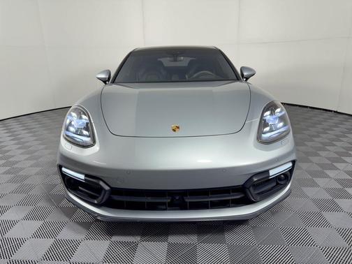 Dolomite Silver Metallic 2019 Porsche Panamera GTS