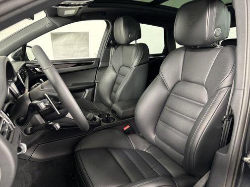 2025 Porsche Macan AWD