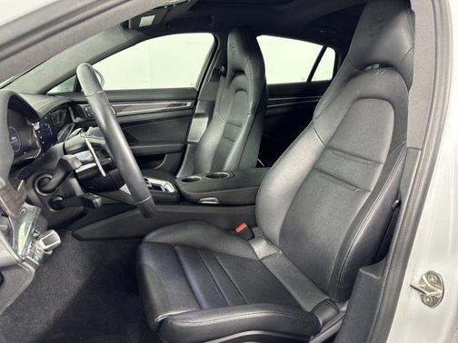 2022 Porsche Panamera Platinum Edition