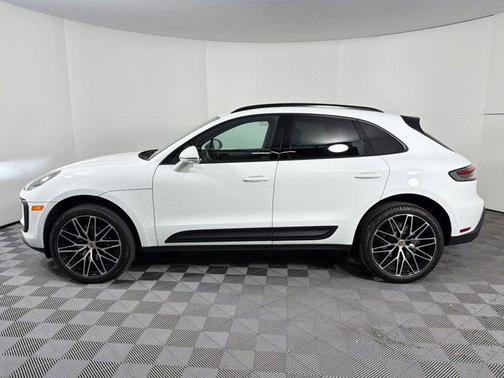 2026 Porsche Macan AWD