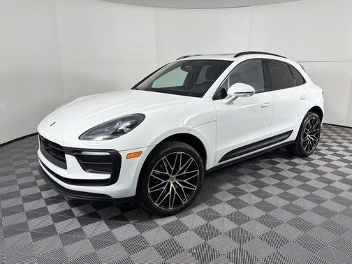 2026 Porsche Macan AWD