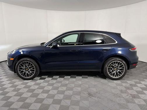 Night Blue Metallic 2019 Porsche Macan Macan