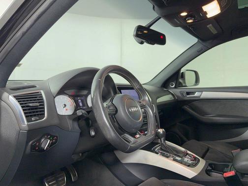 Panther Black Crystal Effect 2014 Audi SQ5 3.0T Prestige