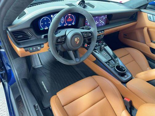 2026 Porsche 911 Carrera 4 GTS