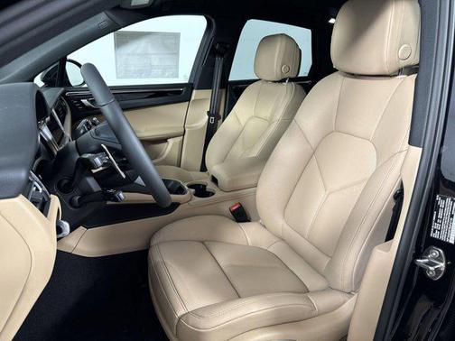 Jet Black Metallic 2025 Porsche Macan Macan