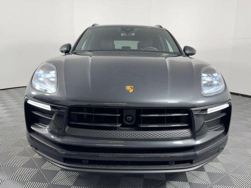 2025 Porsche Macan AWD