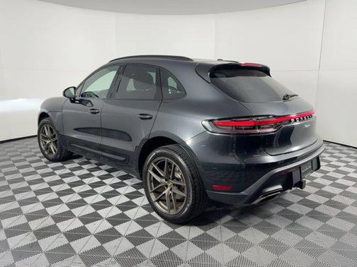 2025 Porsche Macan AWD