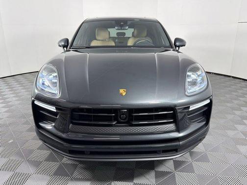 Volcano Grey Metallic 2026 Porsche Macan Macan