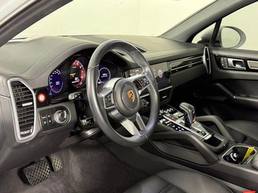 2023 Porsche Cayenne Platinum Edition