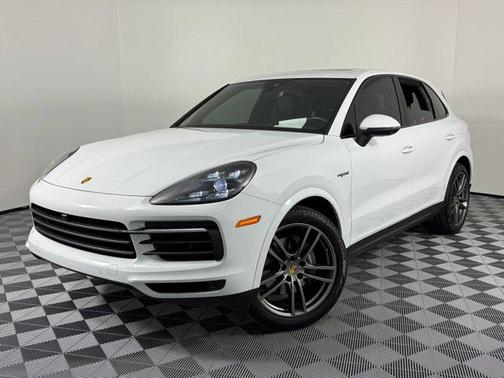 2023 Porsche Cayenne Platinum Edition