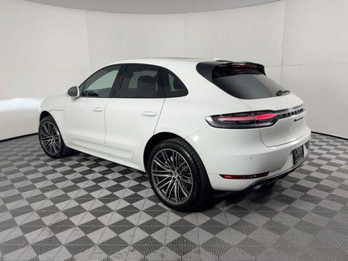 2021 Porsche Macan Turbo
