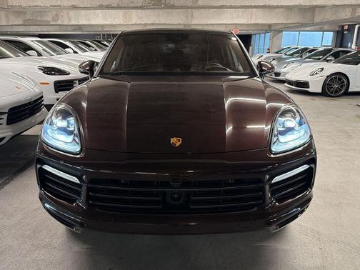 Mahogany Metallic 2023 Porsche Cayenne Platinum Edition