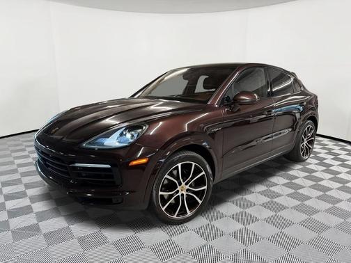 Mahogany Metallic 2023 Porsche Cayenne Platinum Edition